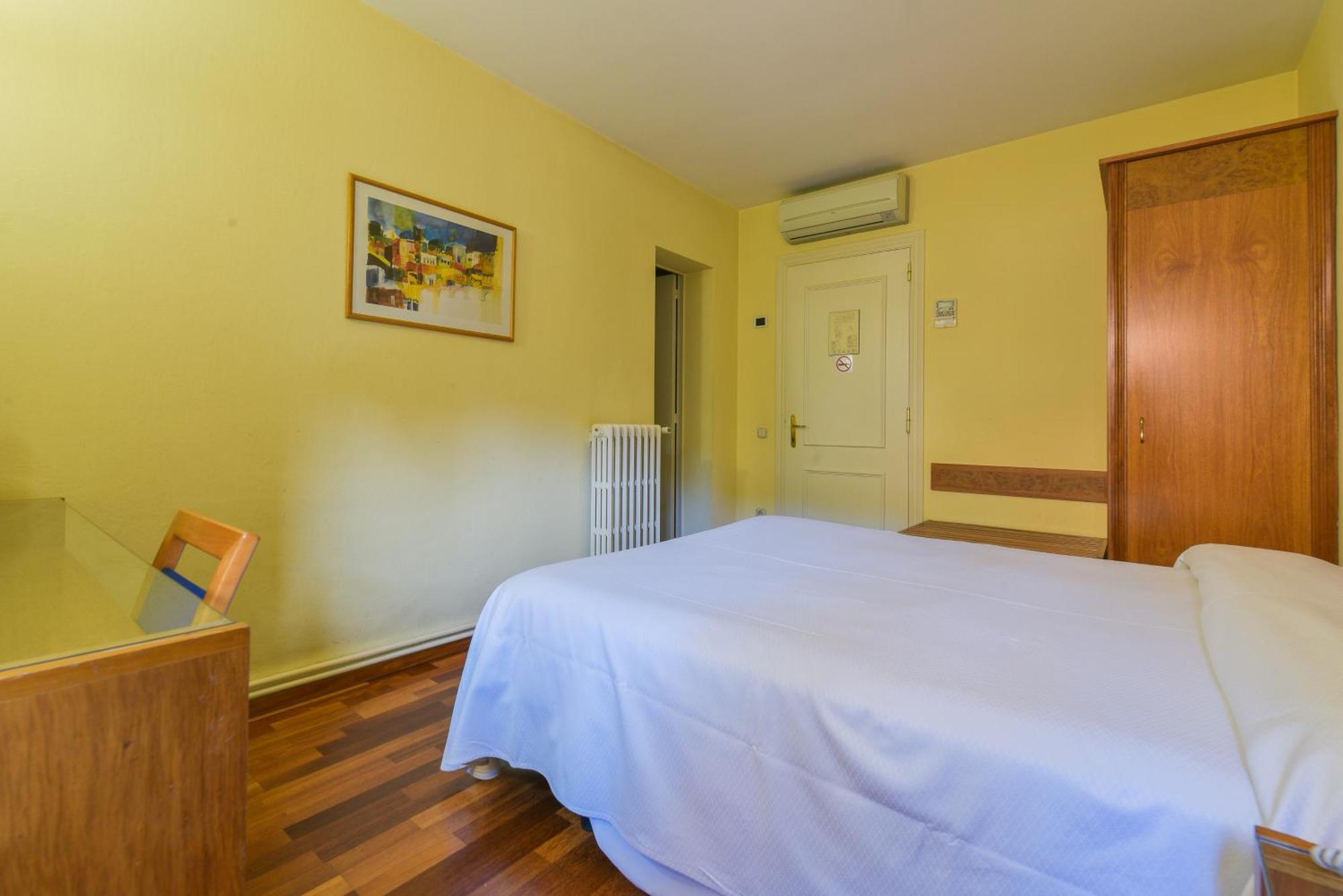 Hotel Robert La Pobla de Claramunt Luaran gambar